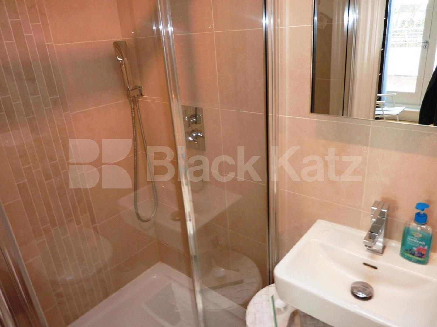 			UNDER OFFER!, 1 Bedroom, 1 bath, 1 reception Flat			 Kentish town road, Kentish town